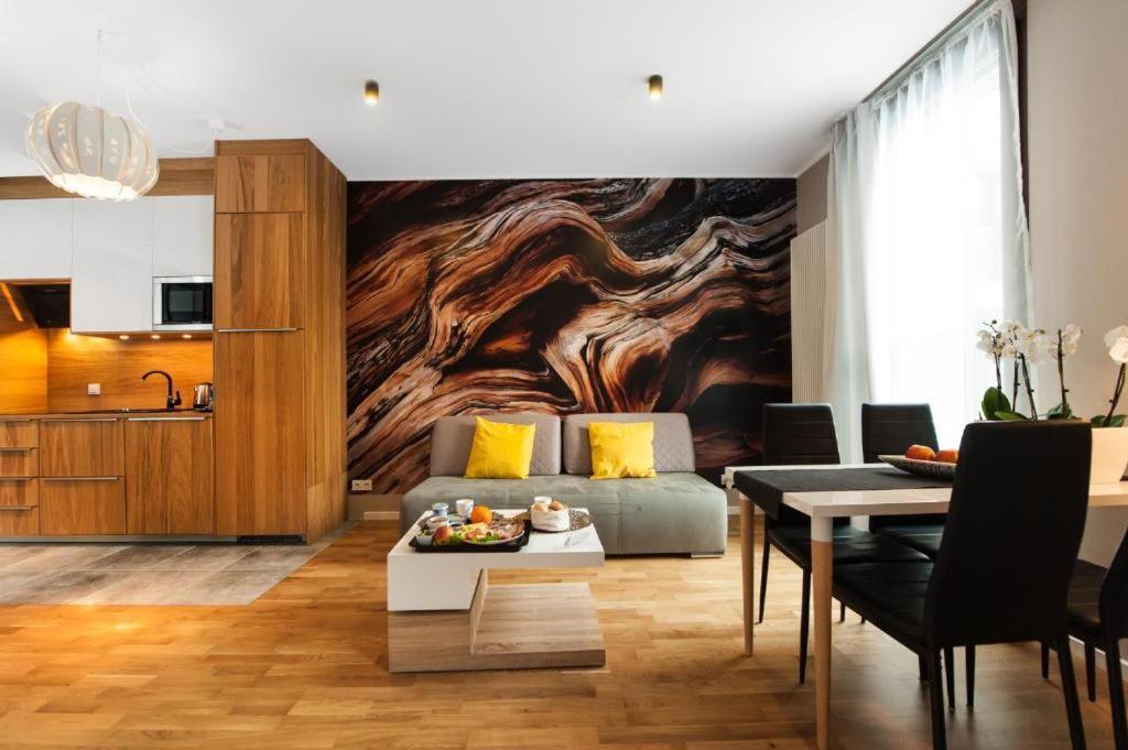 ורשה Deluxe Apartments Free Parking מראה חיצוני תמונה