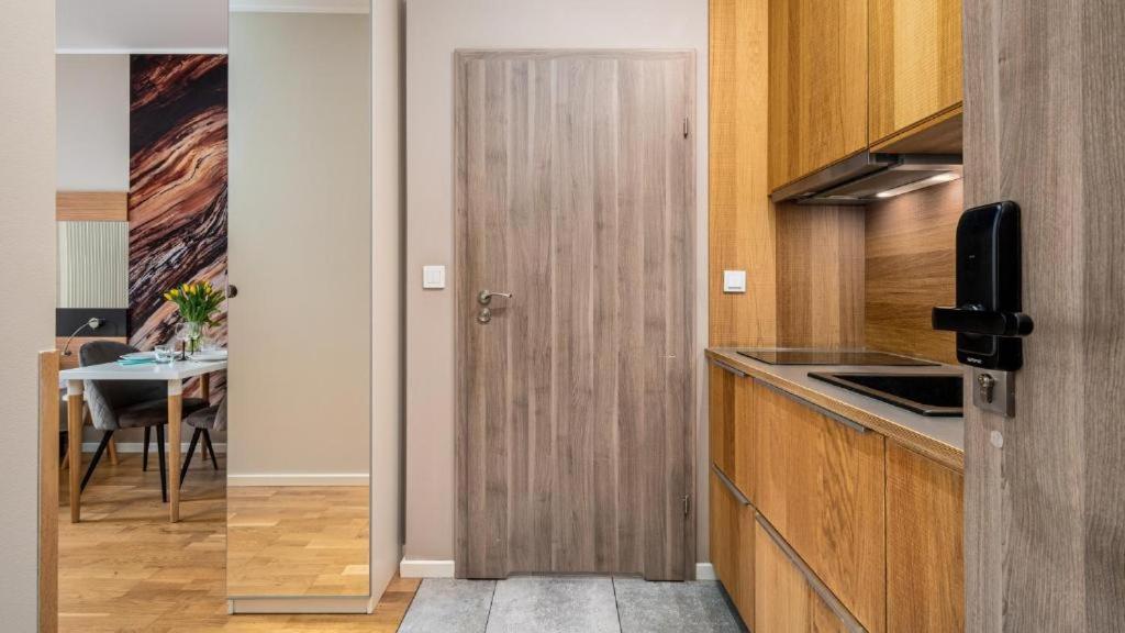 ורשה Deluxe Apartments Free Parking מראה חיצוני תמונה